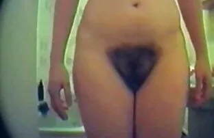 XXX 黒人男性弄金髪の女の子 エロ 画像 女性 向け