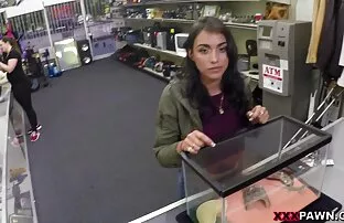 XXX アジアの女の子が巨大な境界線に座っている 女子 向け 無料 エロ 動画